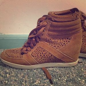 Sneaker wedges